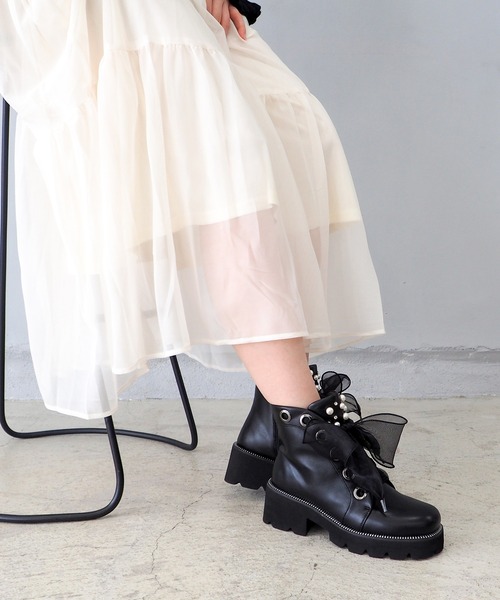 byあしながおじさん（バイアシナガオジサン）の「軽量｜厚底チュールリボンブーツ　8710621（ブーツ・レディース・ブラック/オフホワイト・S/M/L/LL）」の14枚目の写真