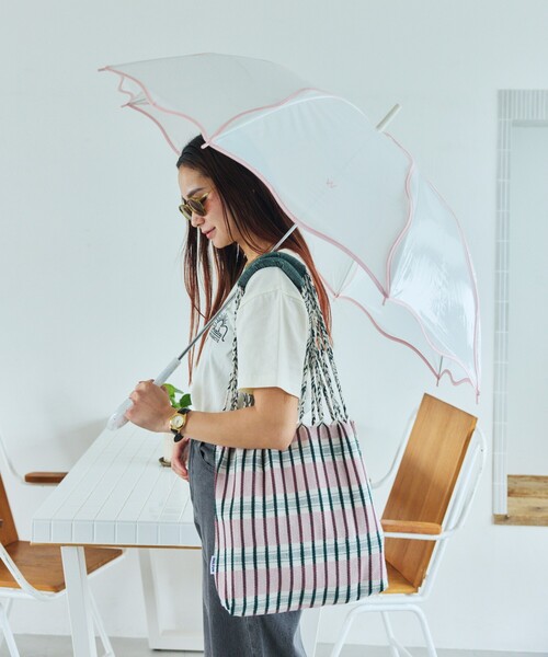 Wpc.（ダブリュピーシー）の「Wpc./ダブリュピーシー ［ビニール傘］ウェービーアンブレラ 雨傘 長傘（長傘・レディース・ブルー/ナチュラル/ブラウン/ラベンダー・ONE SIZE）」の3枚目の写真