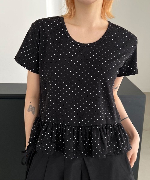 4INT.（フォイント）の「ラブリー ドット フリル 切り替え 半袖 Tシャツ（Tシャツ/カットソー・レディース・ホワイト/ブラック/グレー・FREE）」の2枚目の写真