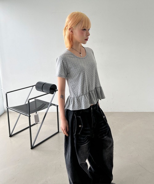 4INT.（フォイント）の「ラブリー ドット フリル 切り替え 半袖 Tシャツ（Tシャツ/カットソー・レディース・ホワイト/ブラック/グレー・FREE）」の5枚目の写真