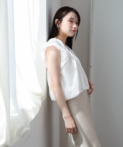 Bab(バブ)の「バルーンタックデザインブラウス(シャツ/ブラウス・レディース・ライトグリーン/ブラック/オフホワイト・M)」の11枚目の写真