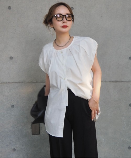 LAULEN(ローレン)の「cotton tuck front slit blouse /コットンタックフロントスリットブラウス(シャツ/ブラウス・レディース・ホワイト/ブルー・FREE)」の2枚目の写真