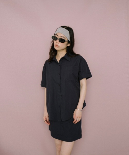 DRWCYS（ドロシーズ）の「ミニマルオーバーサイズシャツ（シャツ/ブラウス・レディース・サックスブルー/ネイビー・FREE）」の4枚目の写真