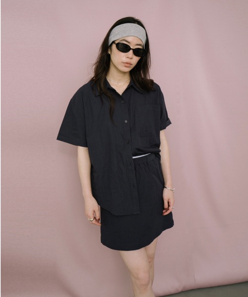 DRWCYS（ドロシーズ）の「ミニマルオーバーサイズシャツ（シャツ/ブラウス・レディース・サックスブルー/ネイビー・FREE）」の3枚目の写真