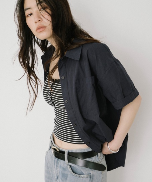 DRWCYS（ドロシーズ）の「ミニマルオーバーサイズシャツ（シャツ/ブラウス・レディース・サックスブルー/ネイビー・FREE）」の9枚目の写真