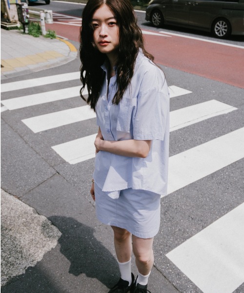DRWCYS（ドロシーズ）の「ミニマルオーバーサイズシャツ（シャツ/ブラウス・レディース・サックスブルー/ネイビー・FREE）」の21枚目の写真
