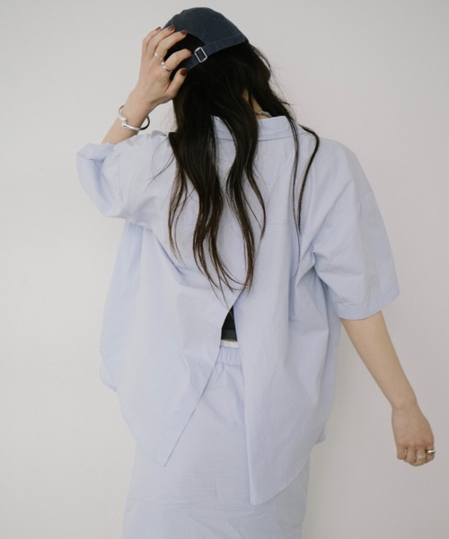 DRWCYS（ドロシーズ）の「ミニマルオーバーサイズシャツ（シャツ/ブラウス・レディース・サックスブルー/ネイビー・FREE）」の14枚目の写真