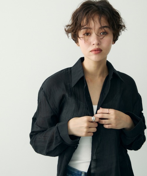 Clum(クルム)の「ライトシアーオーバーシャツ(シャツ/ブラウス・レディース・ブラック/ホワイト/チャコールグレー・FREE)」の21枚目の写真