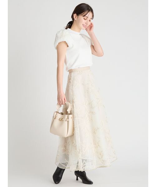 CELFORD（セルフォード）の「ブラッシュドエンブロイダリースカート（スカート・レディース・ライトベージュ/ブラック/ライトグレー・38/36）」の15枚目の写真