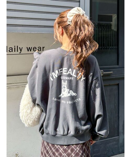 Ungrid（アングリッド）の「ドッグプリントルーズスウェット（スウェット・レディース・チャコールグレー/ライトグレー/レッド・SMALL/MEDIUM）」の8枚目の写真