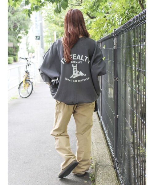 Ungrid（アングリッド）の「ドッグプリントルーズスウェット（スウェット・レディース・チャコールグレー/ライトグレー/レッド・SMALL/MEDIUM）」の21枚目の写真