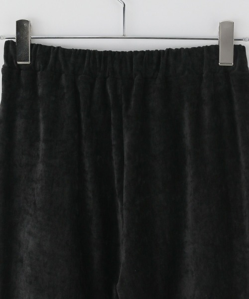 LOWRYS FARM（ローリーズファーム）の「ベロアフレアパンツ　579656（その他パンツ・レディース・アイボリー/チャコールグレー/ブラウン/ブラック・FREE）」の10枚目の写真