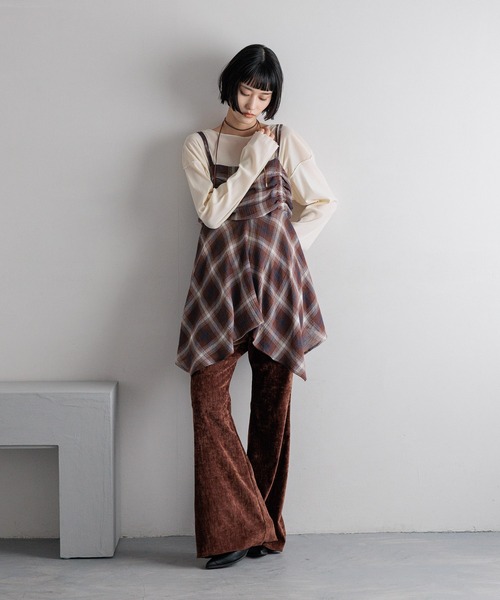 LOWRYS FARM（ローリーズファーム）の「ベロアフレアパンツ　579656（その他パンツ・レディース・アイボリー/チャコールグレー/ブラウン/ブラック・FREE）」の20枚目の写真