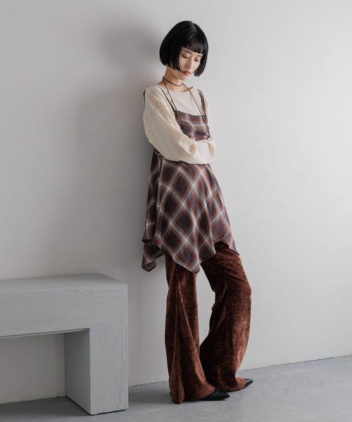 LOWRYS FARM（ローリーズファーム）の「ベロアフレアパンツ　579656（その他パンツ・レディース・アイボリー/チャコールグレー/ブラウン/ブラック・FREE）」の21枚目の写真