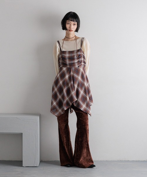 LOWRYS FARM（ローリーズファーム）の「ベロアフレアパンツ　579656（その他パンツ・レディース・アイボリー/チャコールグレー/ブラウン/ブラック・FREE）」の22枚目の写真