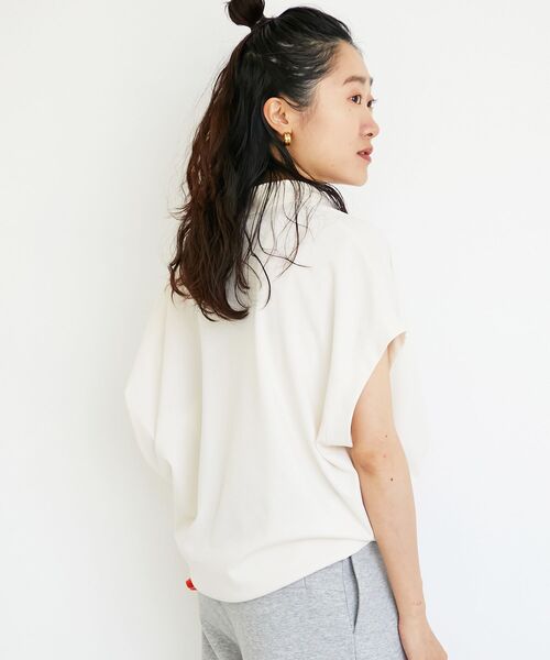 le.coeur blanc(ルクールブラン)の「ライトポンチポロシャツ(ポロシャツ・レディース・オフホワイト/ブラック・38)」の6枚目の写真