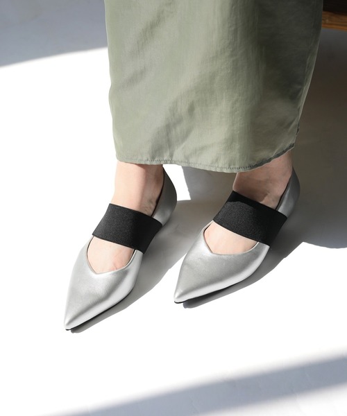 RiiiKa(リーカ)の「【RiiiKa/リーカ】ゴムストラップポインテッドトゥパンプス(パンプス・レディース・グレー/シルバー/ブラック・S/M/L/LL)」の3枚目の写真