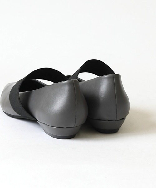 RiiiKa(リーカ)の「【RiiiKa/リーカ】ゴムストラップポインテッドトゥパンプス(パンプス・レディース・グレー/シルバー/ブラック・S/M/L/LL)」の14枚目の写真