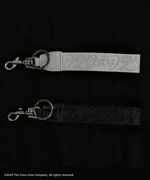 ADAM ET ROPE'(アダムエロペ)の「【Coca-Cola】Tape charm(キーホルダー・レディース・ベージュ/ブラック・FREE)」の6枚目の写真
