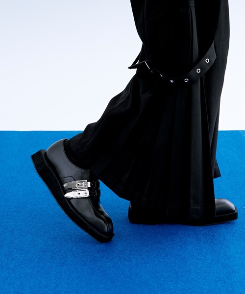 Ellno Loset（エルノロゼット）の「メタルバックルデザインローファー（ローファー・メンズ・ブラック・X-SMALL/SMALL/MEDIUM/LARGE/X-LARGE）」の2枚目の写真