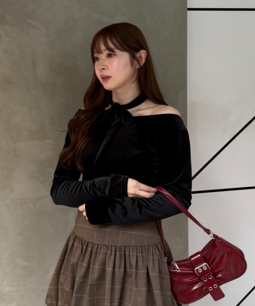 continuer de NICE CLAUP（コンティニューデナイスクラップ）の「ベロア＆ニットソーの2素材！（Tシャツ/カットソー・レディース・トップグレー/ピンク/ブラウン/ブラック/ボルドー・FREE）」の17枚目の写真