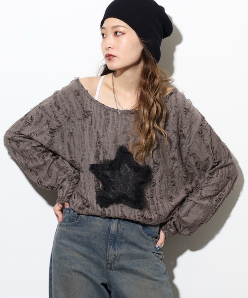 FUNALIVE(ファンアライブ)の「ABETTOR クラッシュ編みカットソースターレースモチーフ付オフショルダーLS(Tシャツ/カットソー・レディース・ホワイト/ブラウン・FREE)」の3枚目の写真