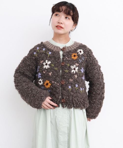 l'atelier du savon(アトリエドサボン)の「花の咲く散歩道 ハンドニットカーディガン(カーディガン/ボレロ・レディース・オフホワイト/ブラウン・FREE)」の8枚目の写真
