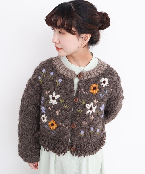 l'atelier du savon(アトリエドサボン)の「花の咲く散歩道 ハンドニットカーディガン(カーディガン/ボレロ・レディース・オフホワイト/ブラウン・FREE)」の11枚目の写真