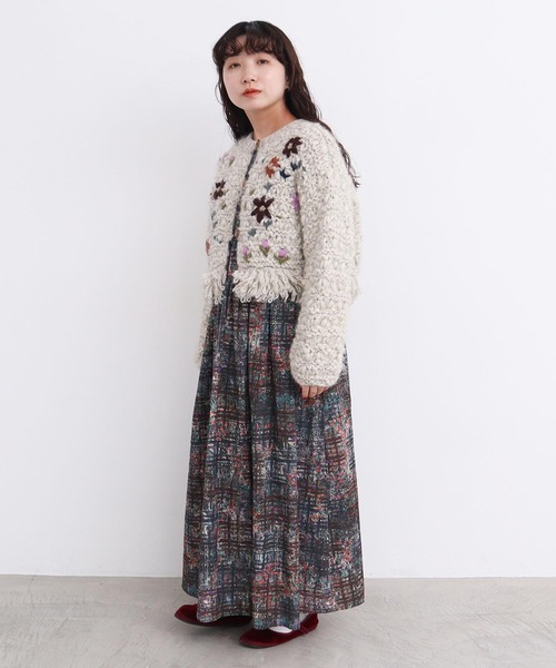l'atelier du savon(アトリエドサボン)の「花の咲く散歩道 ハンドニットカーディガン(カーディガン/ボレロ・レディース・オフホワイト/ブラウン・FREE)」の22枚目の写真