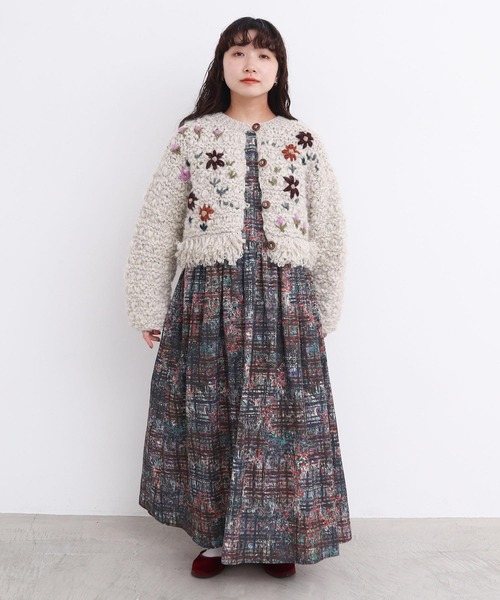 l'atelier du savon(アトリエドサボン)の「花の咲く散歩道 ハンドニットカーディガン(カーディガン/ボレロ・レディース・オフホワイト/ブラウン・FREE)」の21枚目の写真