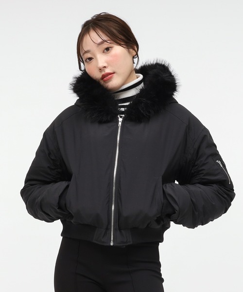 ROYAL PARTY（ロイヤルパーティー）の「【ZOZO限定】フードファー付袖ギャザー中綿ジャケット（その他アウター・レディース・オフホワイト/ブラック・FREE）」の15枚目の写真