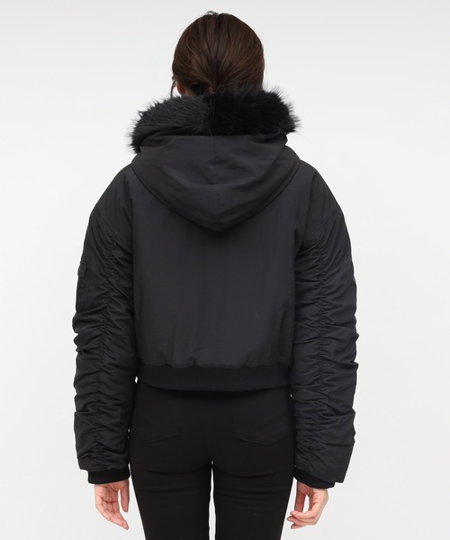 ROYAL PARTY（ロイヤルパーティー）の「【ZOZO限定】フードファー付袖ギャザー中綿ジャケット（その他アウター・レディース・オフホワイト/ブラック・FREE）」の17枚目の写真