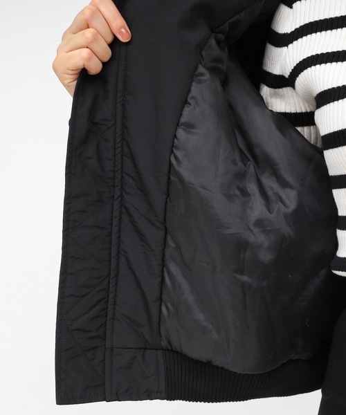 ROYAL PARTY（ロイヤルパーティー）の「【ZOZO限定】フードファー付袖ギャザー中綿ジャケット（その他アウター・レディース・オフホワイト/ブラック・FREE）」の22枚目の写真