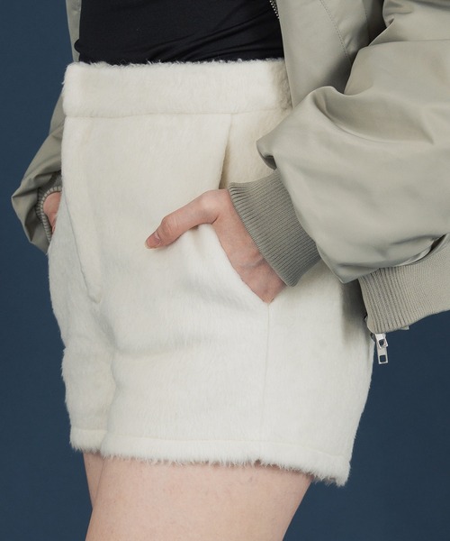 Mili affinity(ミリアフィニティー)の「シャギーハイウエストショートパンツ(その他パンツ・レディース・ブラウン/チャコール/アイボリー/ブラック・FREE)」の18枚目の写真
