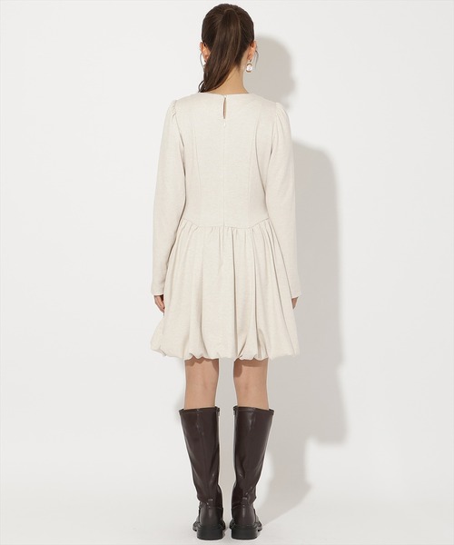 AND COUTURE(アンドクチュール)の「バルーンミニワンピース(ワンピース・レディース・チャコールグレー/ベージュ/ブラウン・FREE)」の11枚目の写真