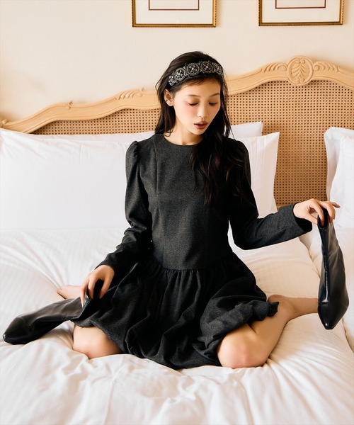 AND COUTURE(アンドクチュール)の「バルーンミニワンピース(ワンピース・レディース・チャコールグレー/ベージュ/ブラウン・FREE)」の14枚目の写真