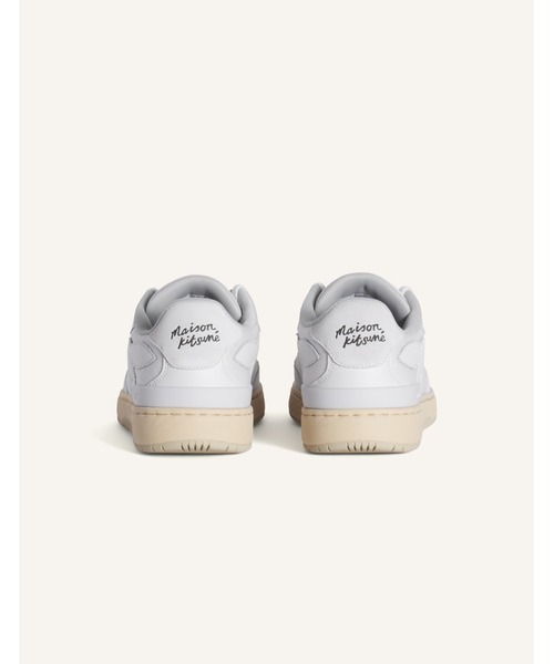 Maison Kitsune（メゾンキツネ）の「CHIRU TRAINERS（スニーカー・メンズ・グレイッシュベージュ/アイボリー・36/37/38/39/41/42/43/44/45）」の14枚目の写真