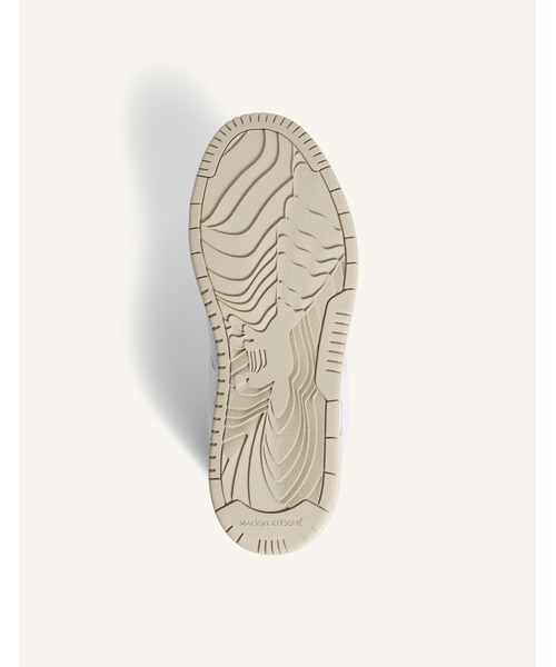 Maison Kitsune（メゾンキツネ）の「CHIRU TRAINERS（スニーカー・メンズ・グレイッシュベージュ/アイボリー・36/37/38/39/41/42/43/44/45）」の17枚目の写真