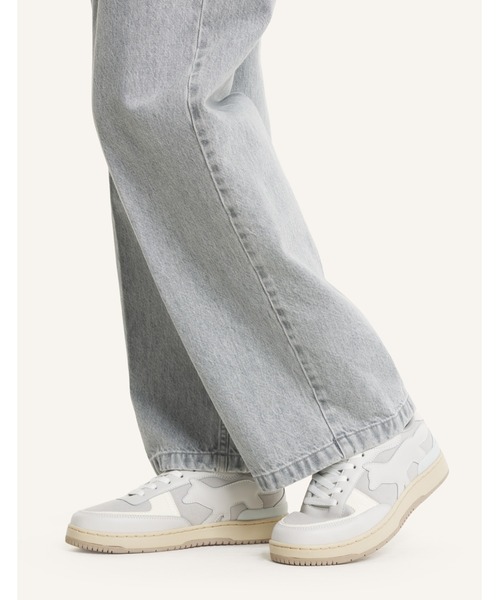 Maison Kitsune（メゾンキツネ）の「CHIRU TRAINERS（スニーカー・メンズ・グレイッシュベージュ/アイボリー・36/37/38/39/41/42/43/44/45）」の19枚目の写真