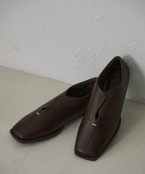 apres jour clair(アプレジュールクレア)の「【apres jour clair】デザインスクエアシューズ(パンプス・レディース・ダークブラウン/ブラック・MEDIUM/SMALL/LARGE/X-LARGE)」の1枚目の写真