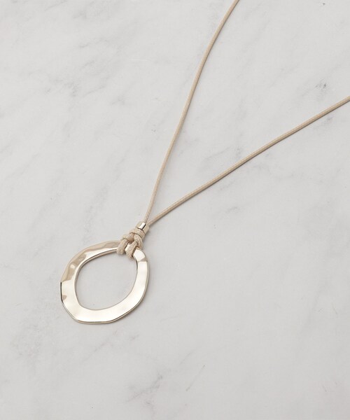 SHOO・LA・RUE（シューラルー）の「オープンリングひもネックレス（ネックレス・レディース・シルバー/ゴールド/ダークブラウン・00）」の3枚目の写真