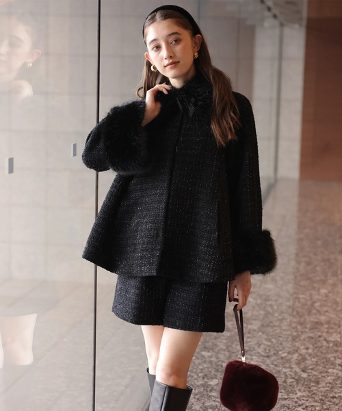 Rirandture（リランドチュール）の「ツィードファー衿ショートコート（ダウンジャケット/コート・レディース・ブラック/ピンクベージュ・2/1）」の3枚目の写真