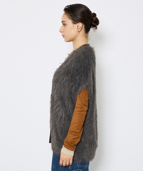 NOMINE(ノミネ)の「【NOMINE】ロング フェザー ニットベスト カーディガン(ベスト・レディース・チャコールグレー/ブラック・フリー)」の12枚目の写真