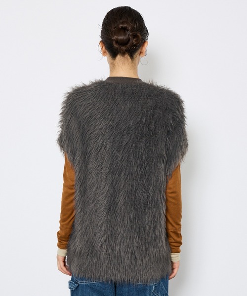 NOMINE(ノミネ)の「【NOMINE】ロング フェザー ニットベスト カーディガン(ベスト・レディース・チャコールグレー/ブラック・フリー)」の13枚目の写真