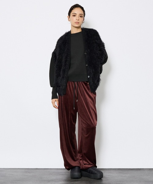 NOMINE(ノミネ)の「【NOMINE】ロング フェザー ニットベスト カーディガン(ベスト・レディース・チャコールグレー/ブラック・フリー)」の3枚目の写真