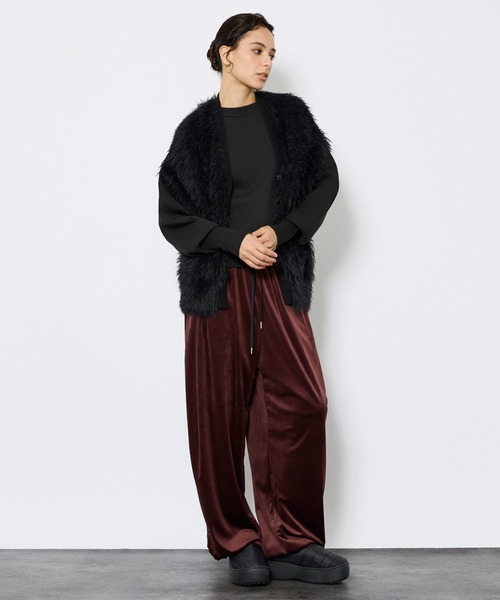 NOMINE(ノミネ)の「【NOMINE】ロング フェザー ニットベスト カーディガン(ベスト・レディース・チャコールグレー/ブラック・フリー)」の4枚目の写真