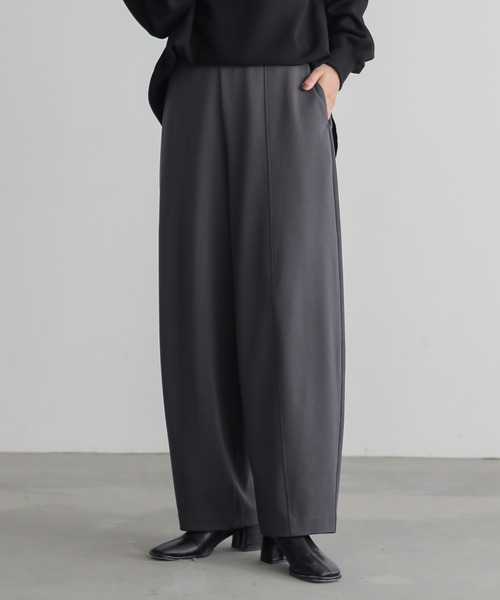 for/c（フォーシー）の「[低身長/高身長向けサイズ有]きれいめストレッチカーブパンツ【サスティナブル】（その他パンツ・レディース・ブラック/チャコール・M/L/LL/PM/TM）」の2枚目の写真