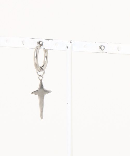WARAIJOGO(ワライジョウゴ)の「【WARAIJOGO】EK442/ドロップクロスフープリングピアス/メンズ/片耳用(NEZ)(ピアス(片耳用)・メンズ・シルバー・FREE)」の4枚目の写真