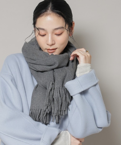 NANO universe（ナノユニバース）の「ソフトタッチストール（マフラー・レディース・グレー/オフホワイト/ブラック・F）」の3枚目の写真