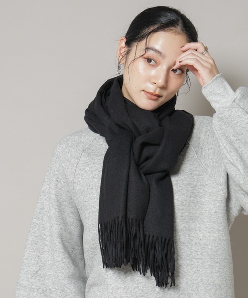 NANO universe（ナノユニバース）の「ソフトタッチストール（マフラー・レディース・グレー/オフホワイト/ブラック・F）」の2枚目の写真